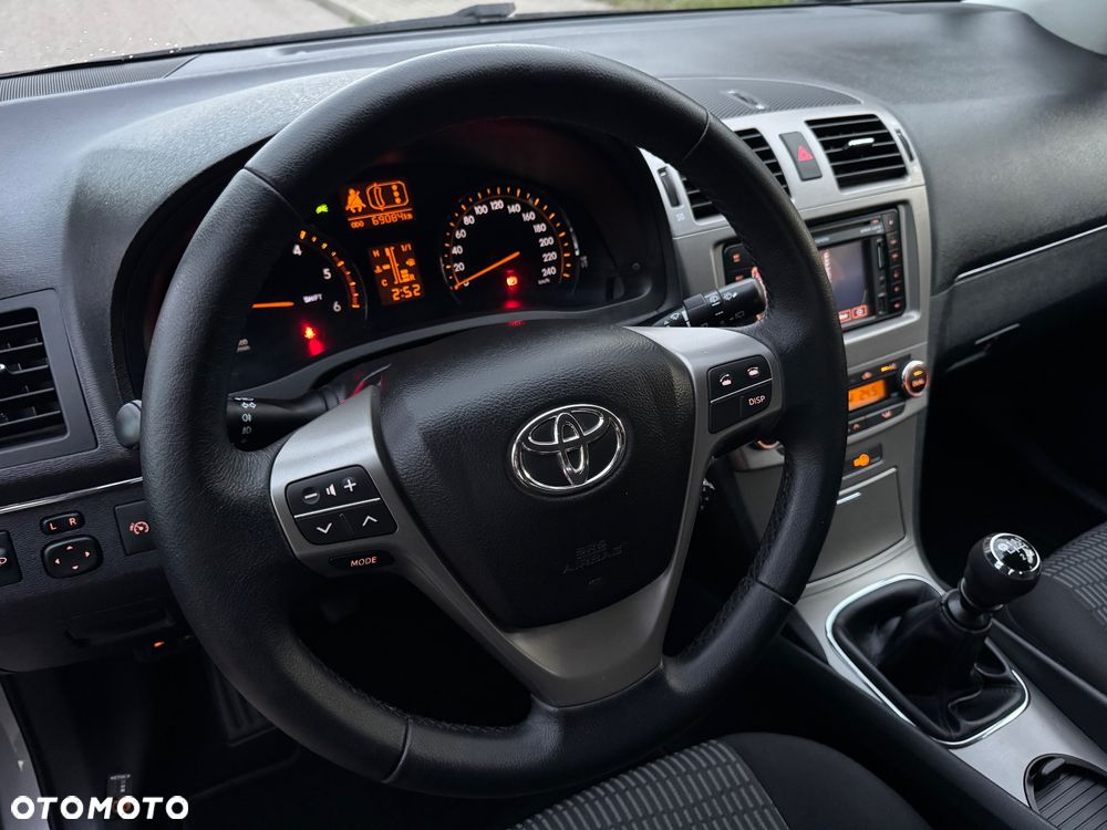 Toyota Avensis 2.0 D-4D Sol Premium - 17