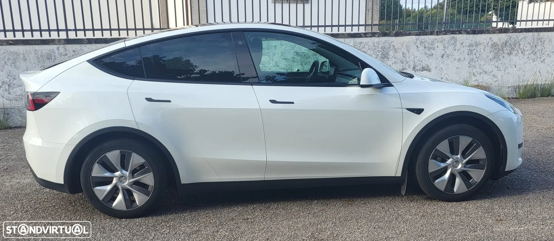 Tesla Model Y RWD - 3