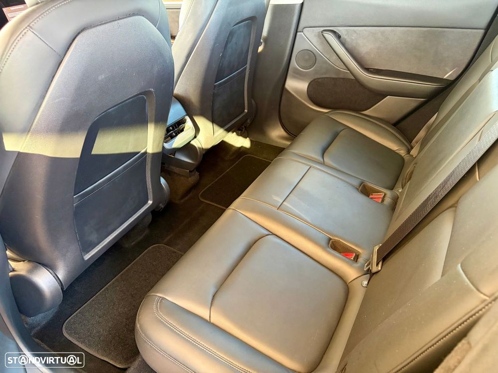 Tesla Model Y Long Range Dual Motor AWD - 21