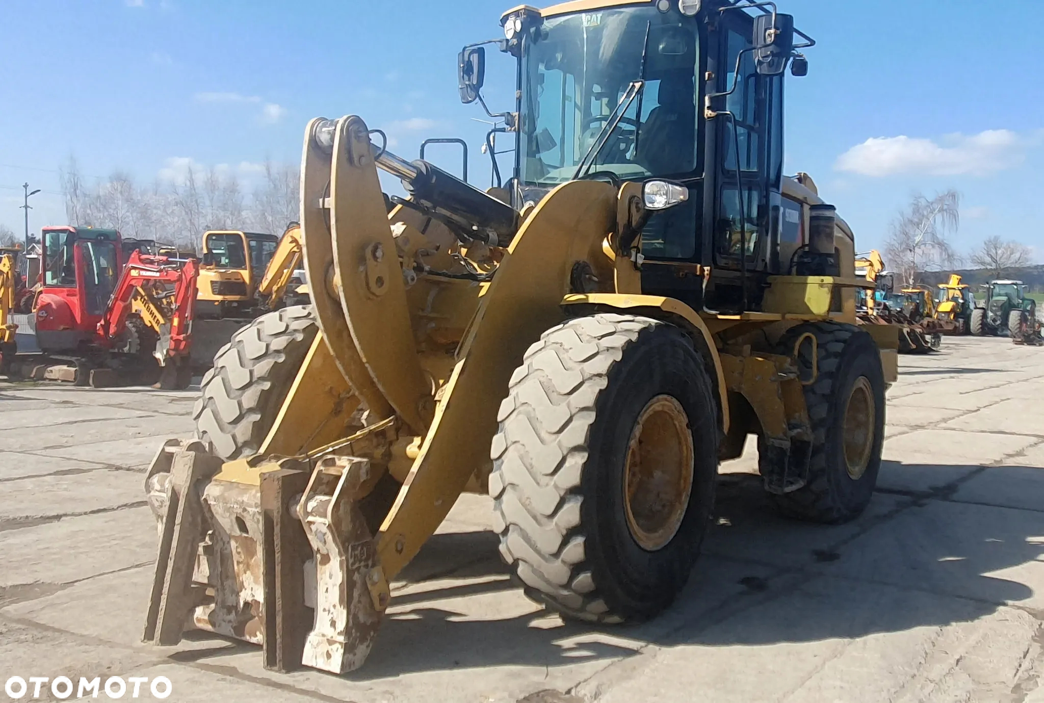 Caterpillar 930M - 2