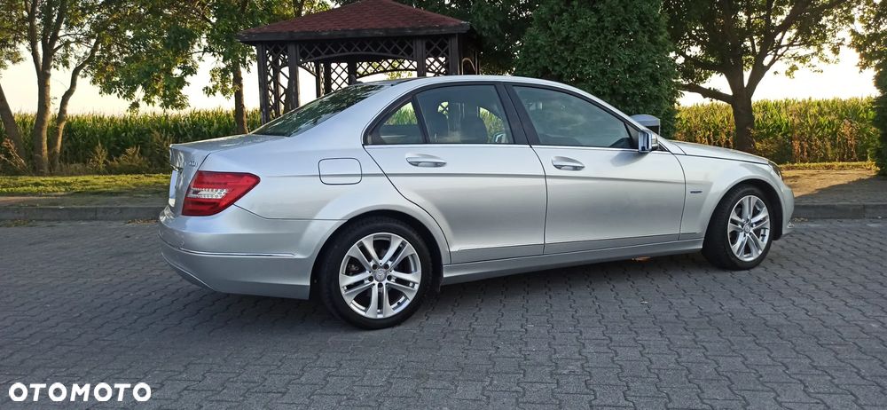 Mercedes-Benz Klasa C 180 T CDI DPF (BlueEFFICIENCY) Avantgarde - 9