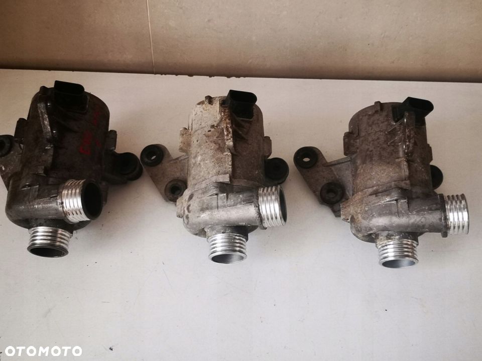 DODATKOWA POMPKA OBIEGU WODY BMW E90 7.02853.02 - 2