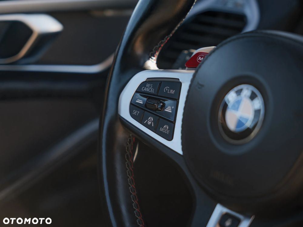 BMW M8 Competition - 30