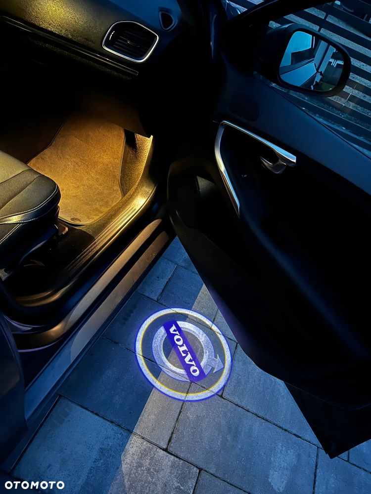 Volvo V40 D2 Momentum - 1