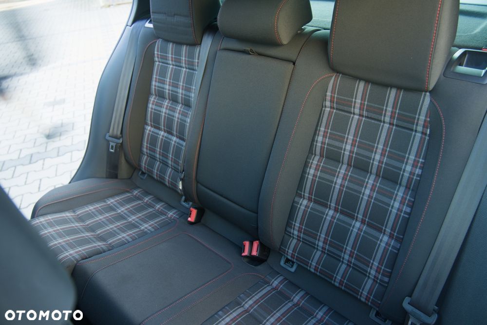 Volkswagen Golf 2.0 TSI GTI - 27