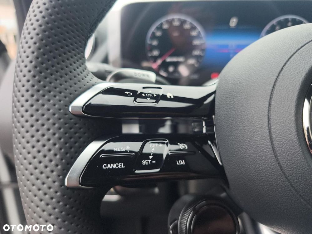 Mercedes-Benz GLA - 17