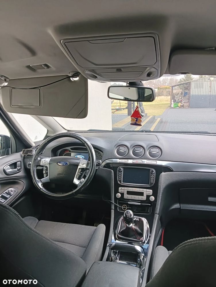 Ford S-Max - 13