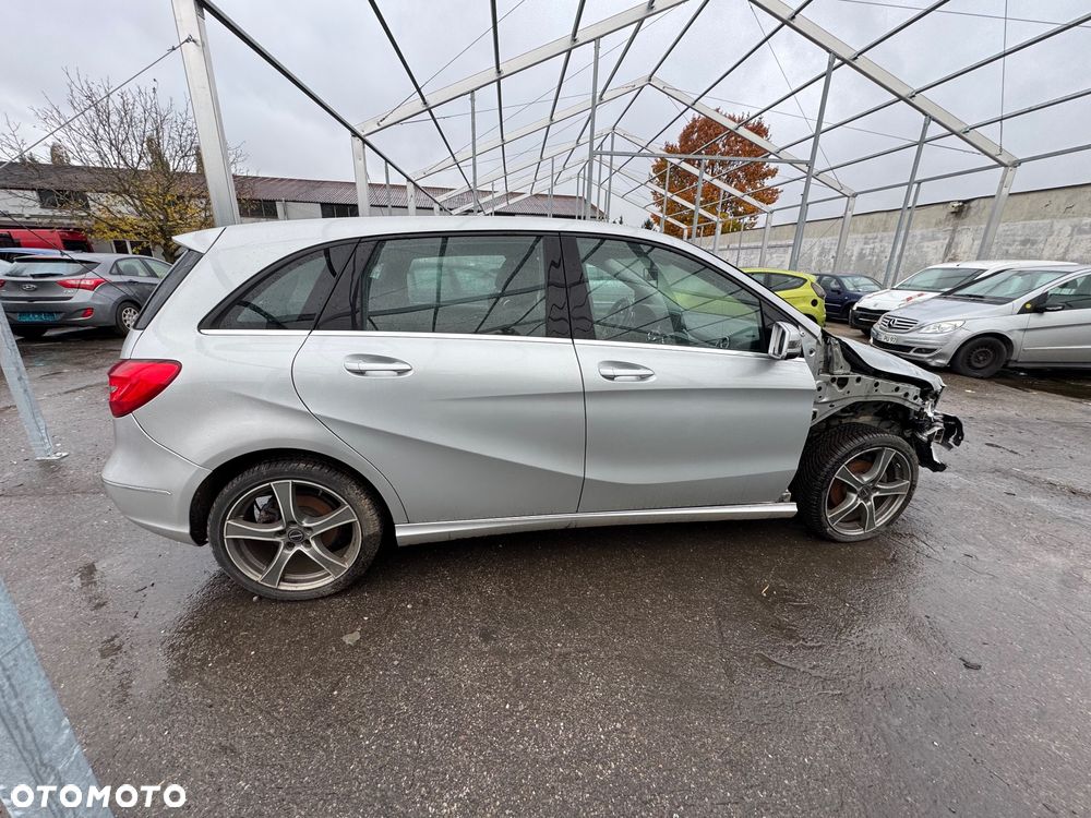 Mercedes-Benz Klasa B 180 BlueEFFICIENCY Edition Style - 21