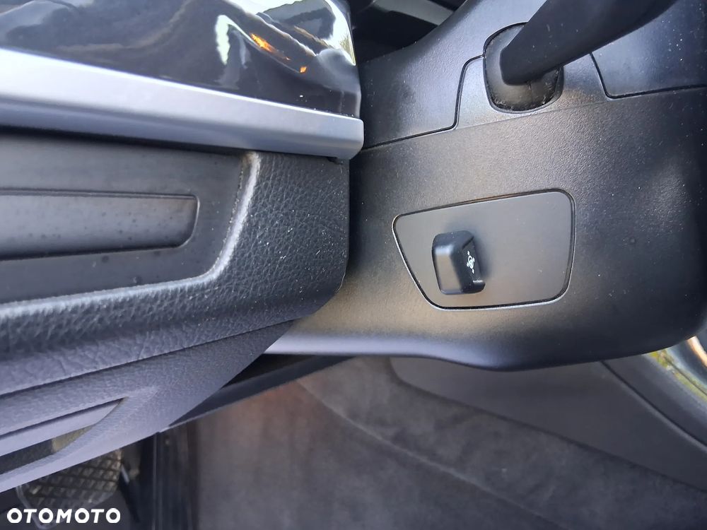 BMW Seria 5 520d Touring Sport-Aut - 24