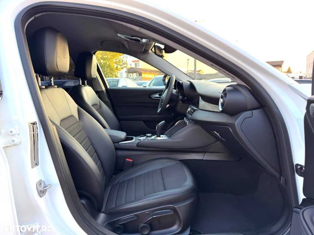 Alfa Romeo Giulia - 18