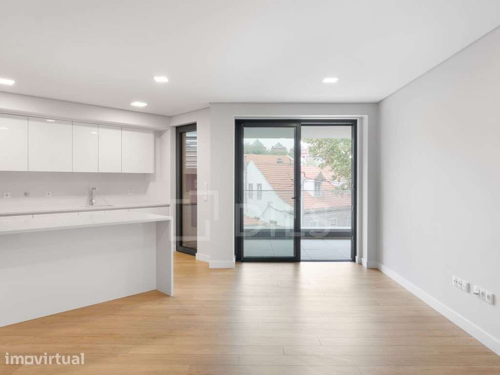 Apartamento T2 novo, na Parede, junto praia, com garagem e elevador - Grande imagem: 4/21