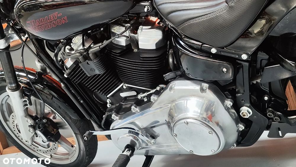 Harley-Davidson Softail Standard - 21