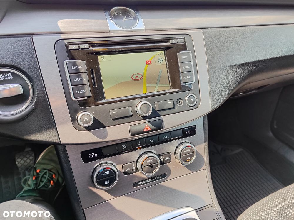Volkswagen Passat 2.0 TDI Comfortline - 22