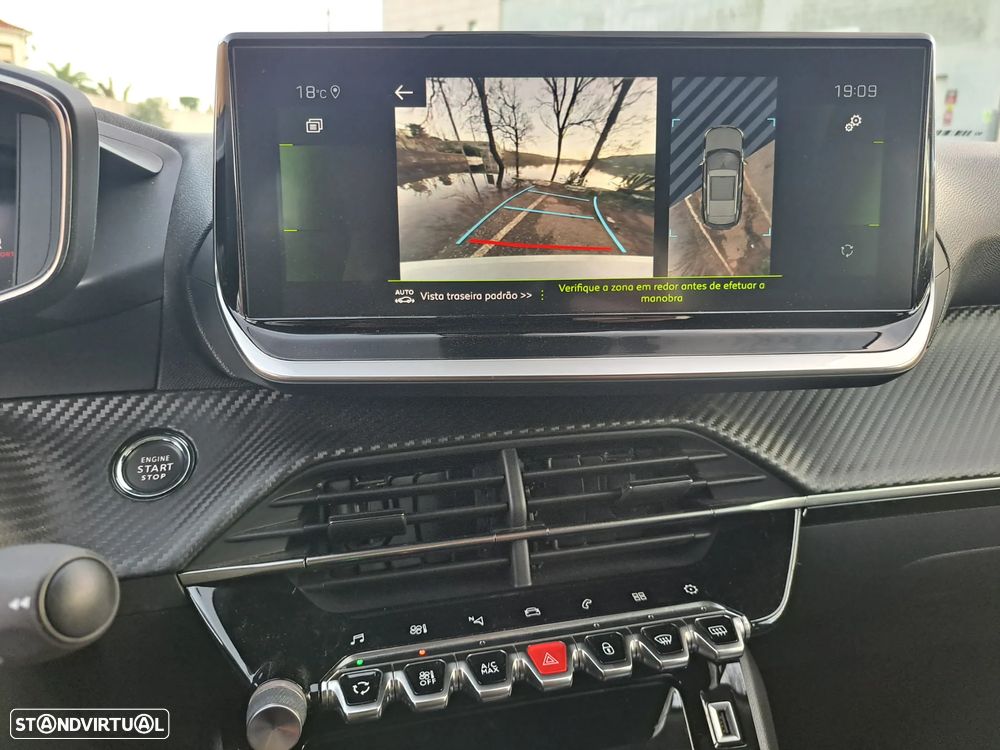 Peugeot 2008 1.5 BlueHDi Allure Pack EAT8 - 30