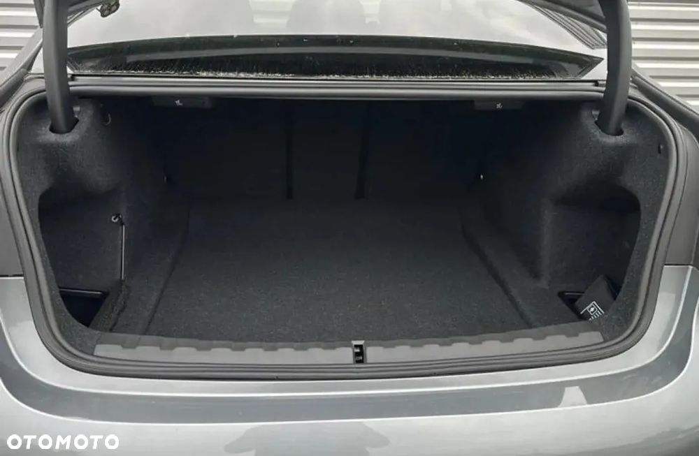 BMW Seria 3 318i M Sport - 8