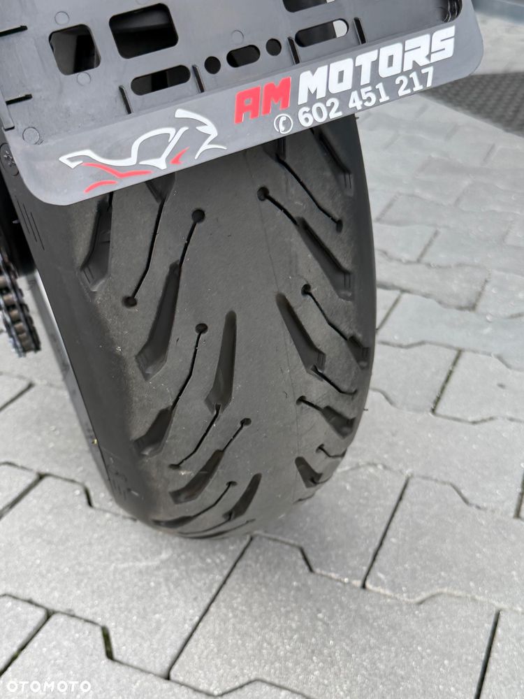 Triumph Trident - 32