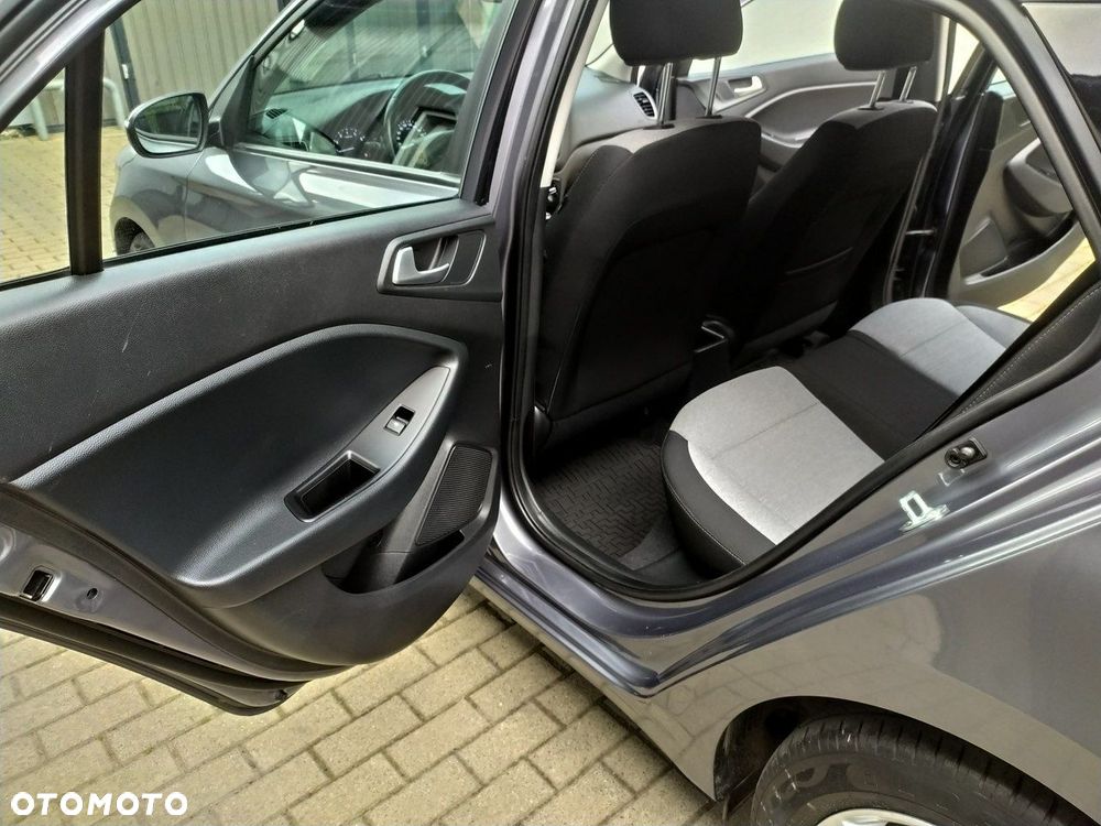 Hyundai i20 - 19