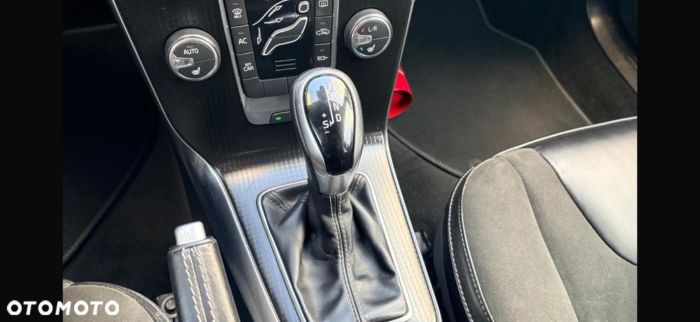 Volvo V40 D2 Geartronic RDesign - 22