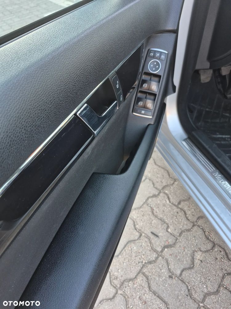 Mercedes-Benz Klasa C 220 CDI BlueEff Classic - 15