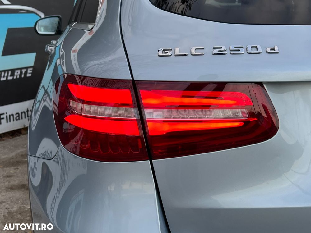 Mercedes-Benz GLC 250 d 4Matic 9G-TRONIC AMG Line - 27