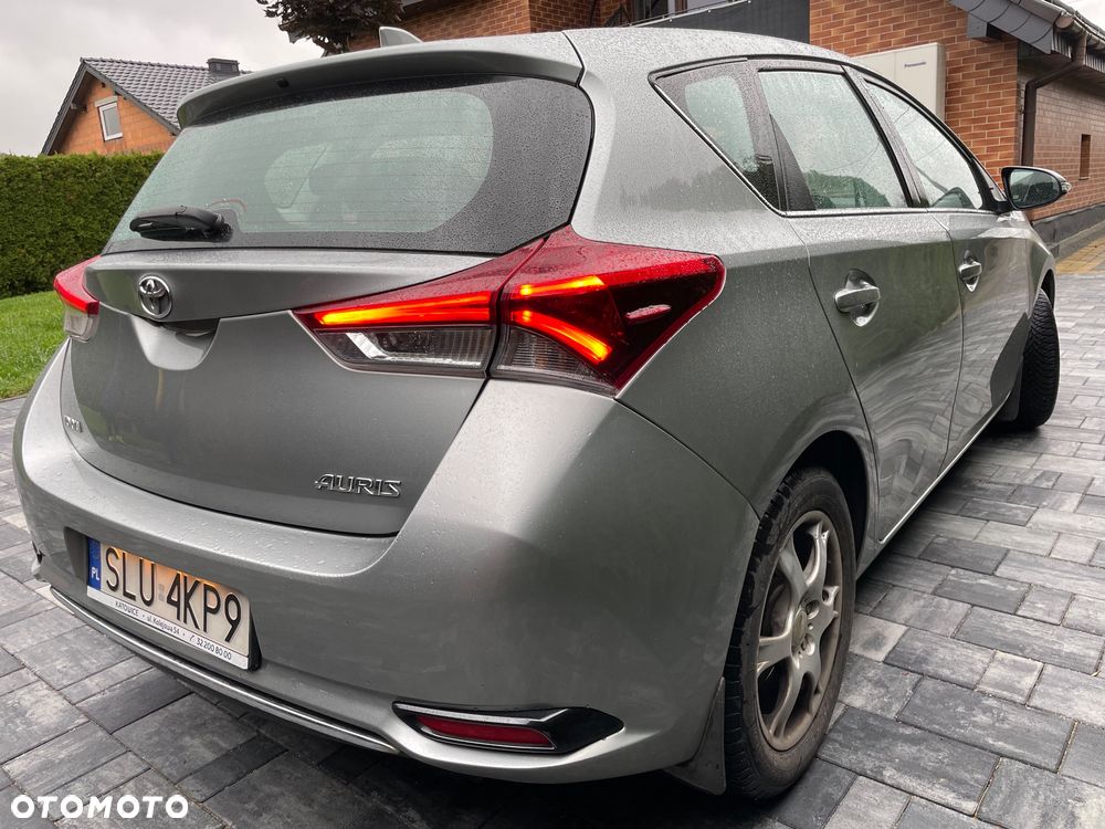 Toyota Auris 1.6 Premium - 3