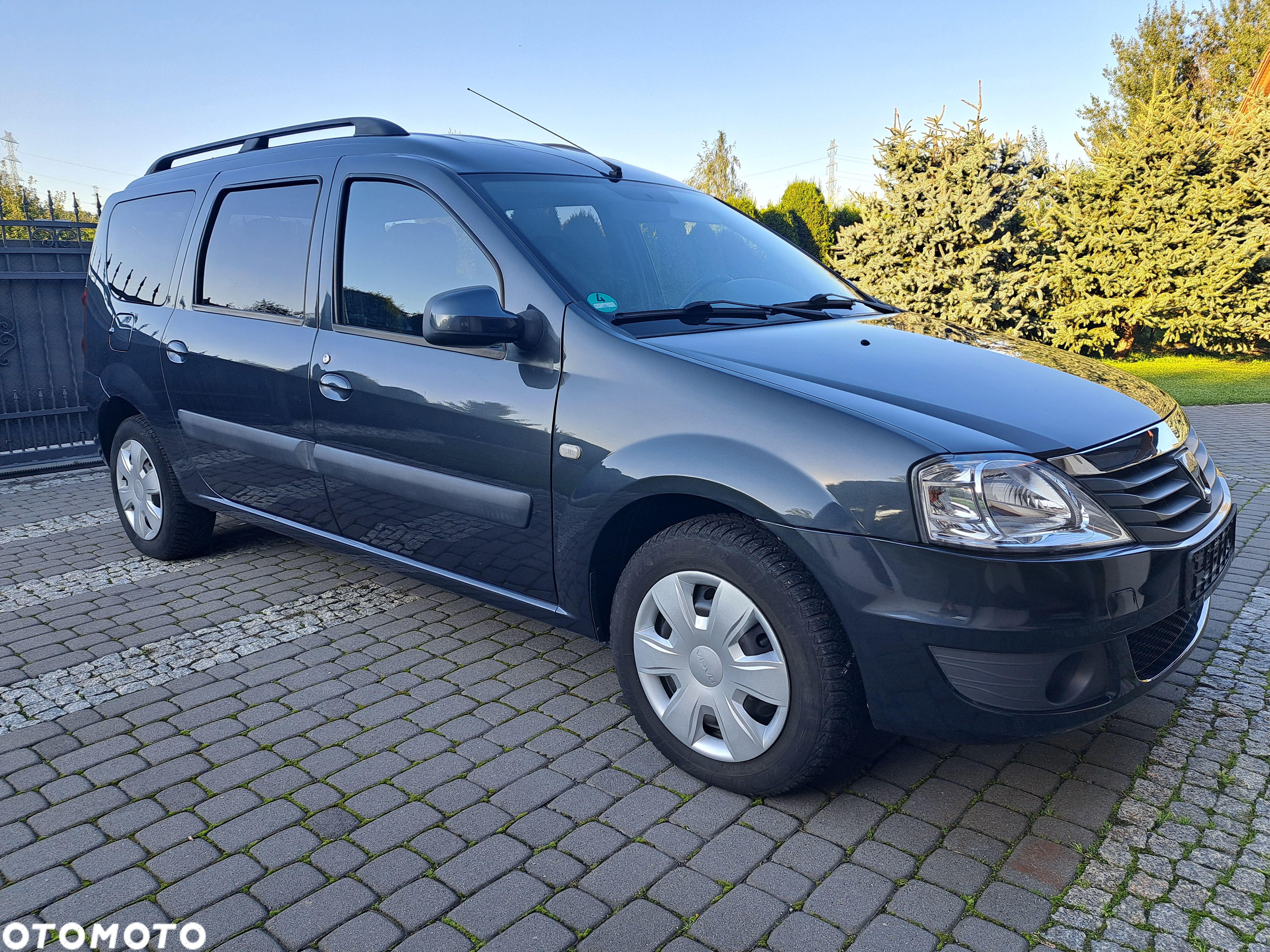 Dacia Logan MCV 1.6 16V Laureate - 1