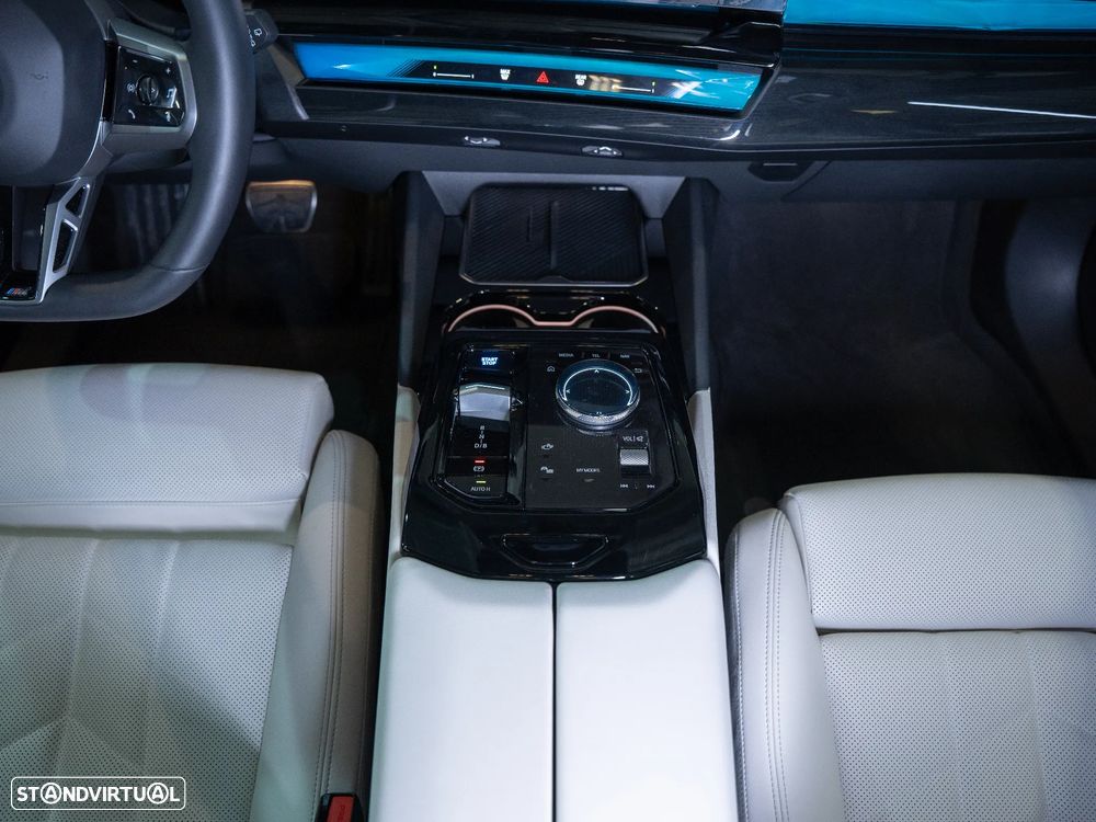 BMW i5 eDrive40 Pack Desportivo M Pro - 16