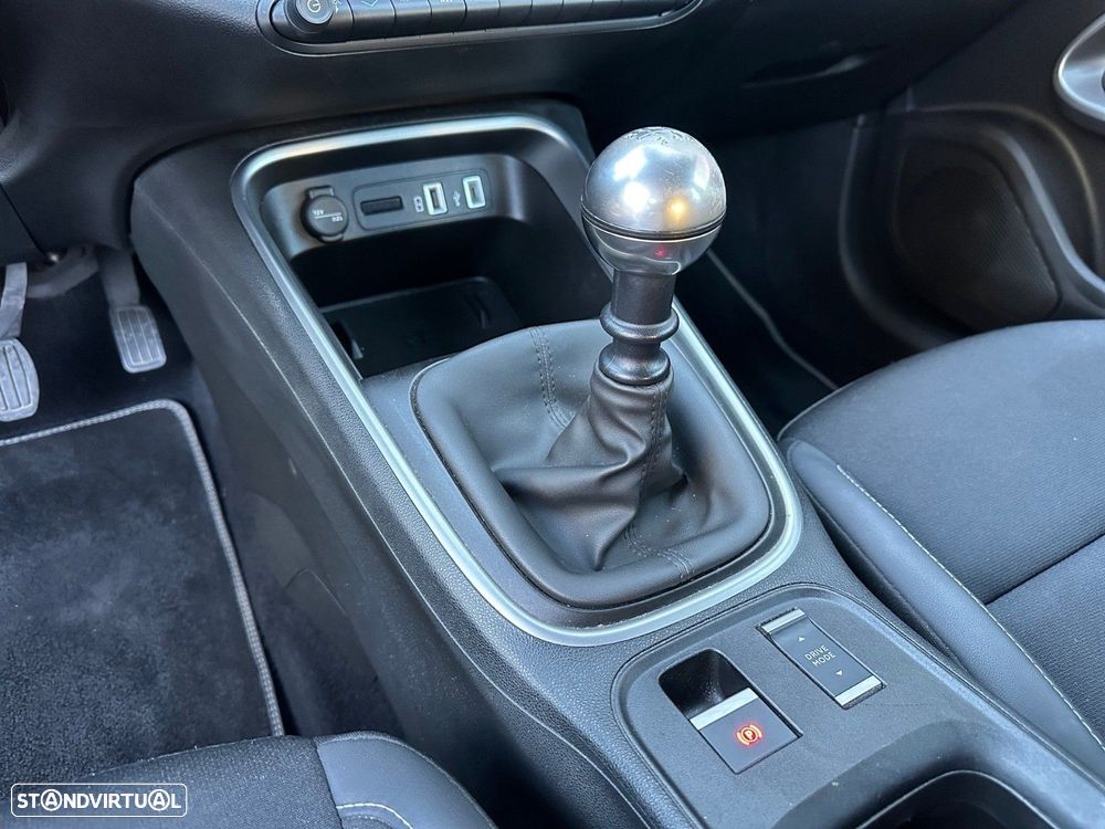 Jeep Avenger 1.2 GSE T3 Altitude - 17