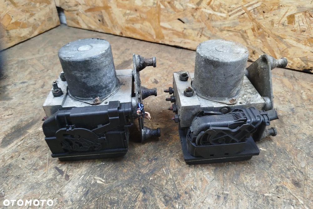 pompa hamulcowa ABS 0265230404  do Volkwagen Crafter I 06- MERCEDES W906 06- - 3