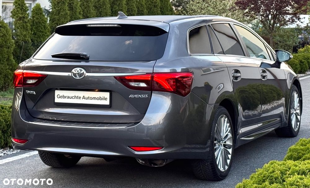 Toyota Avensis Touring Sports 1.8 Executive - 24