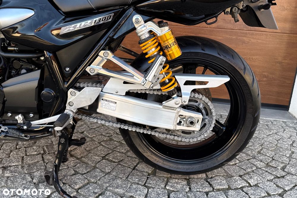Yamaha XJR - 28