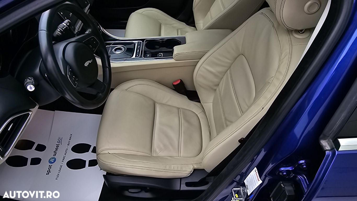 Jaguar XE - 11