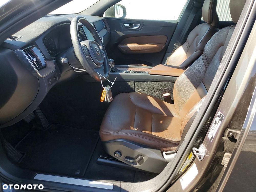 Volvo XC 60 T6 AWD Geartronic Momentum - 8