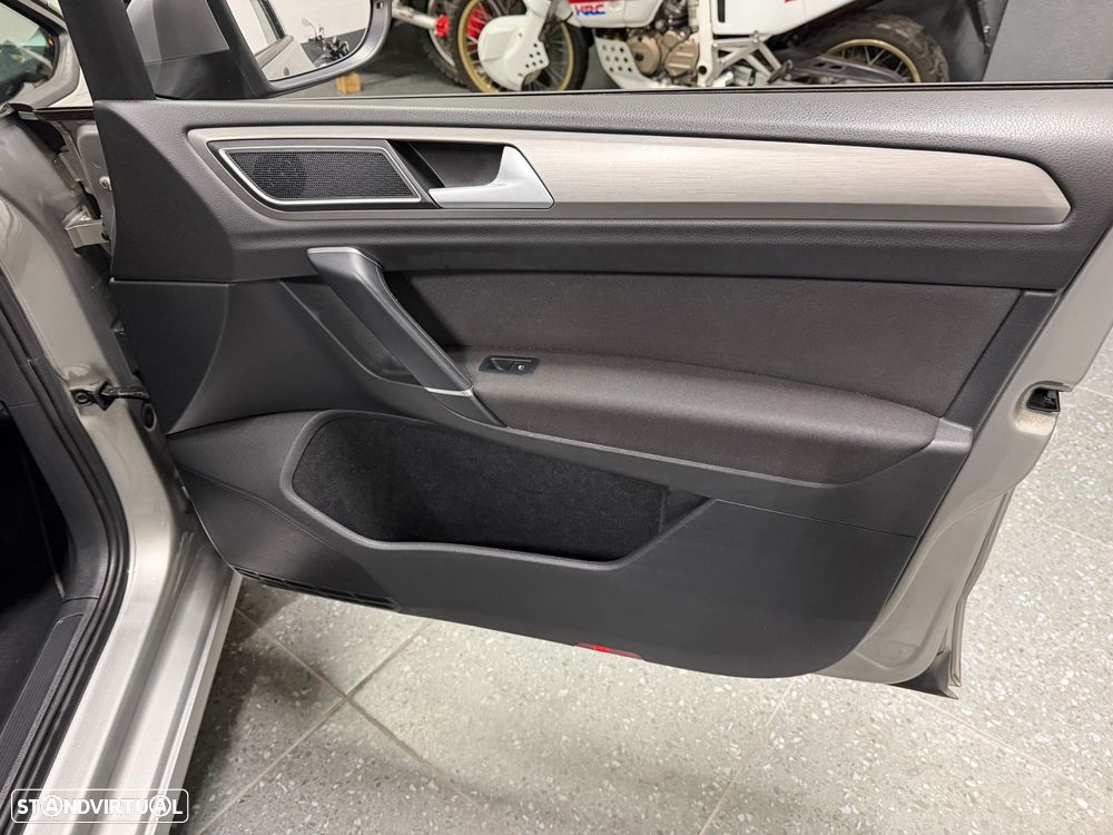 VW Golf Sportsvan 1.6 TDI Confortline BlueMotion - 22