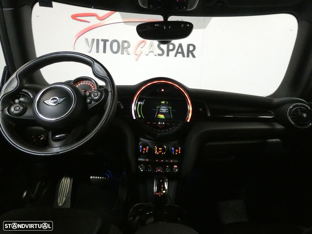MINI 3 Portas Cooper D Auto - 16