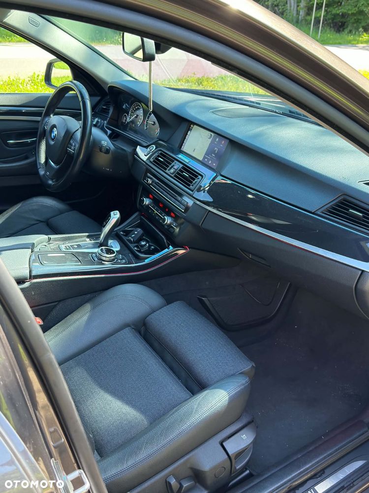 BMW Seria 5 525d - 9