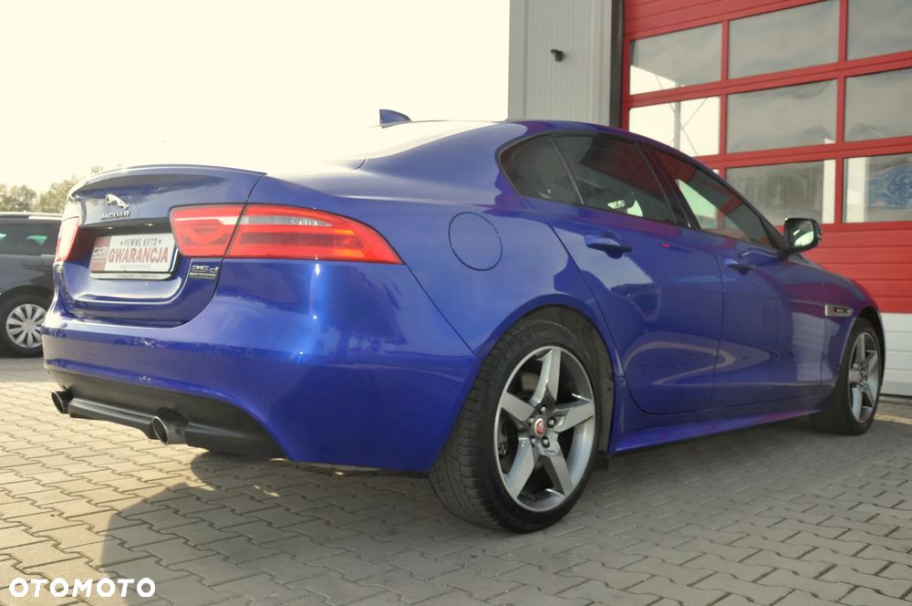 Jaguar XE 2.0 D AWD R-Sport - 17