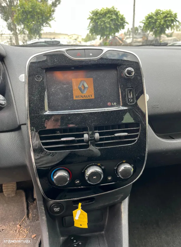 Renault Clio IV 1.5DCI Ano 2014 Para Peças - 11