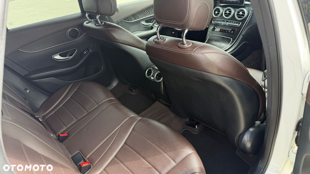 Mercedes-Benz GLC 220 d 4Matic 9G-TRONIC Exclusive - 23