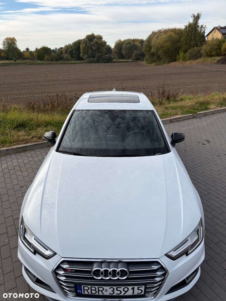 Audi A4 Limousine - 6