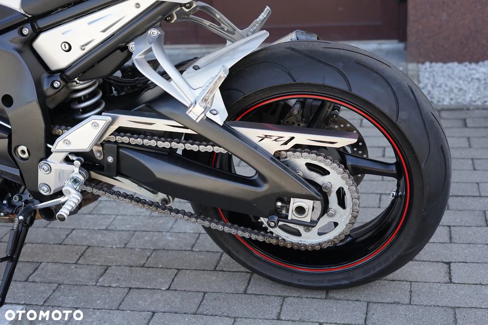 Yamaha FZ - 27
