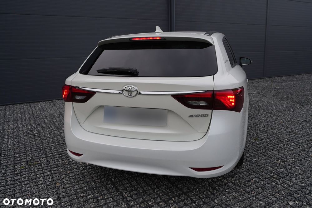 Toyota Avensis 2.0 D-4D Selection - 3