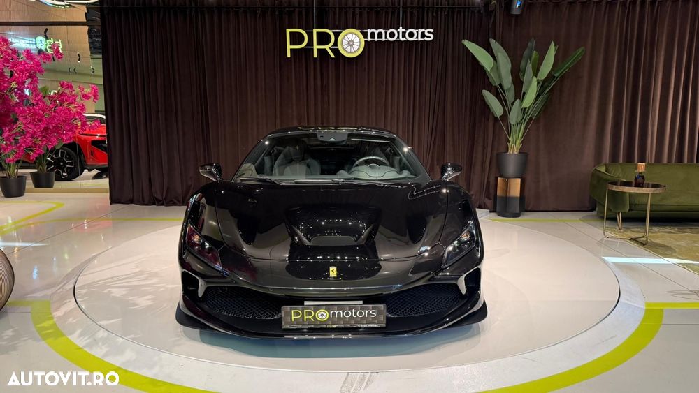 Ferrari F8 - 11