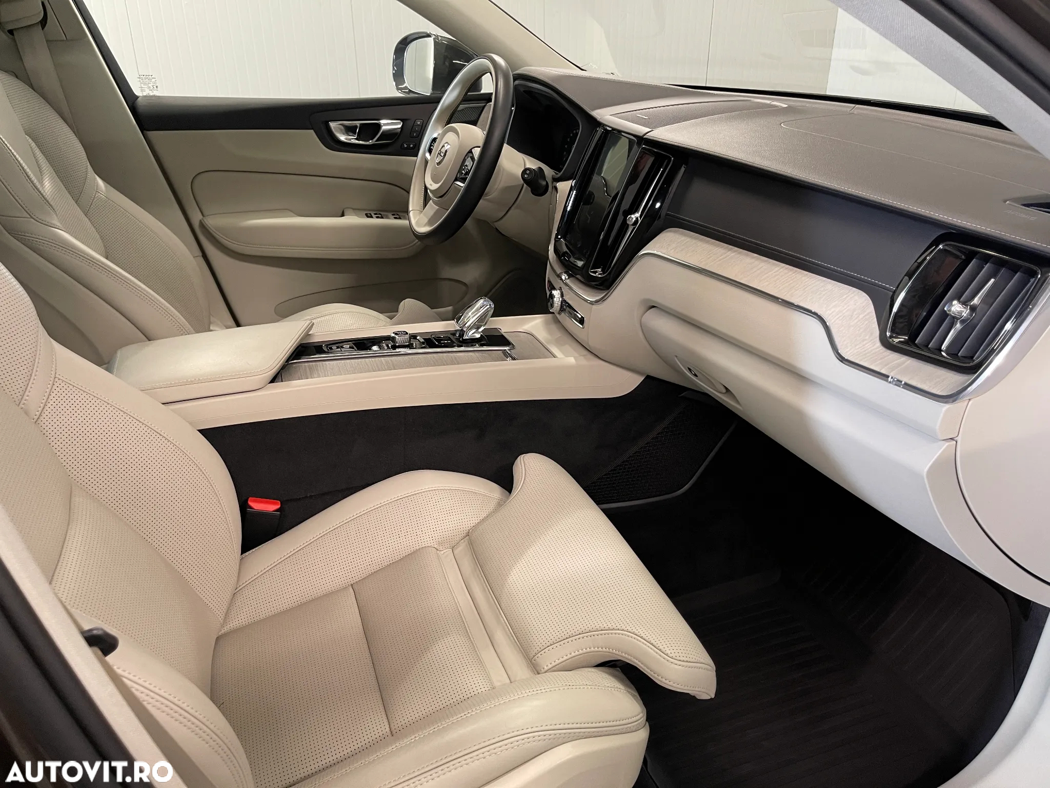 Volvo XC 60 Recharge T8 Twin Engine eAWD Inscription - 11