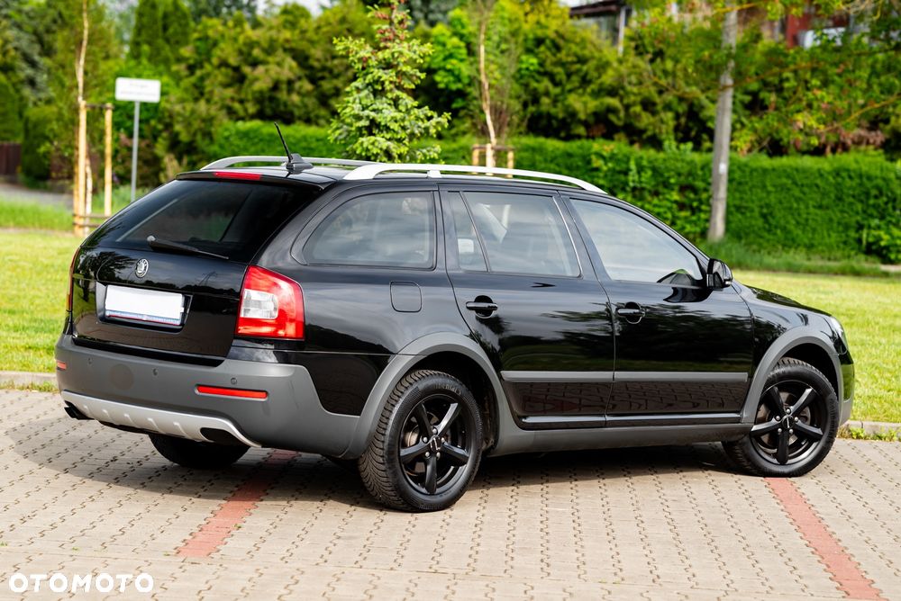Skoda Octavia 2.0 TDI DPF 4x4 DSG Scout - 3
