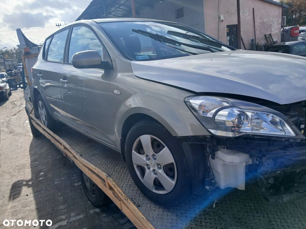 kia ceed I AA3 maska zderzak lampa grill błotnik drzwi zbiornik paliwa szyba lusterko klamka - 3