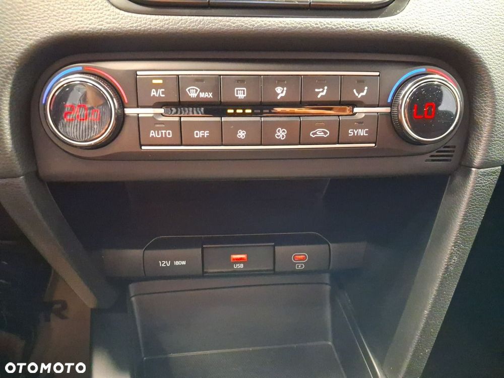 Kia XCeed - 27