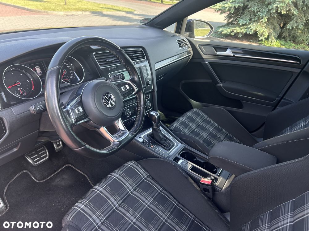 Volkswagen Golf GTD 2.0 TDI SCR DSG - 15
