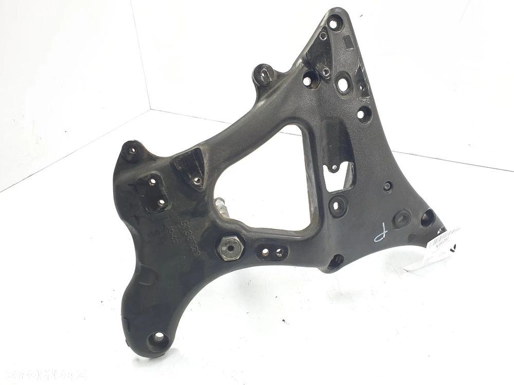 5138129 INDIAN CHIEFTAIN 1800 216 mocowanie silnika prawe - 1