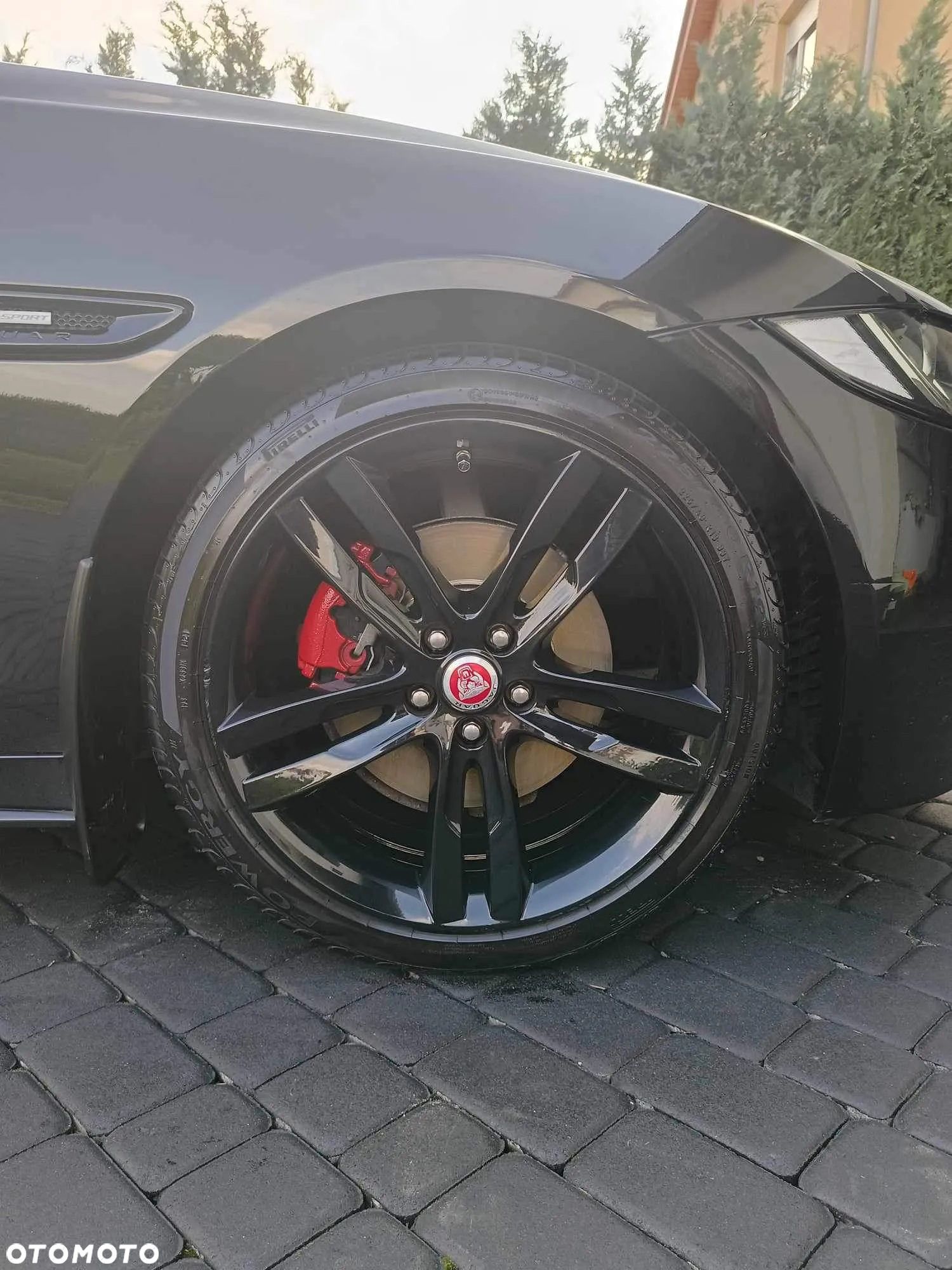 Jaguar XE 2.0 D R-Sport - 5
